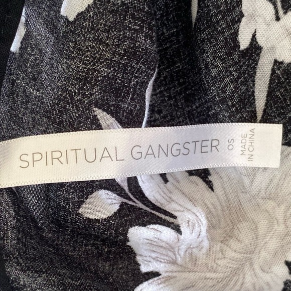 SPIRITUAL GANGSTER Maya Floral Kimono Robe, Size One Size - Picture 4 of 12